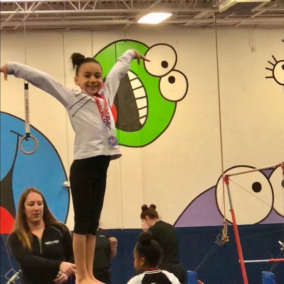 Meet your Posher, Laura - Picture 1 of 1